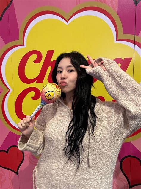 chupa twiter|231020 TWICE Twitter Update .